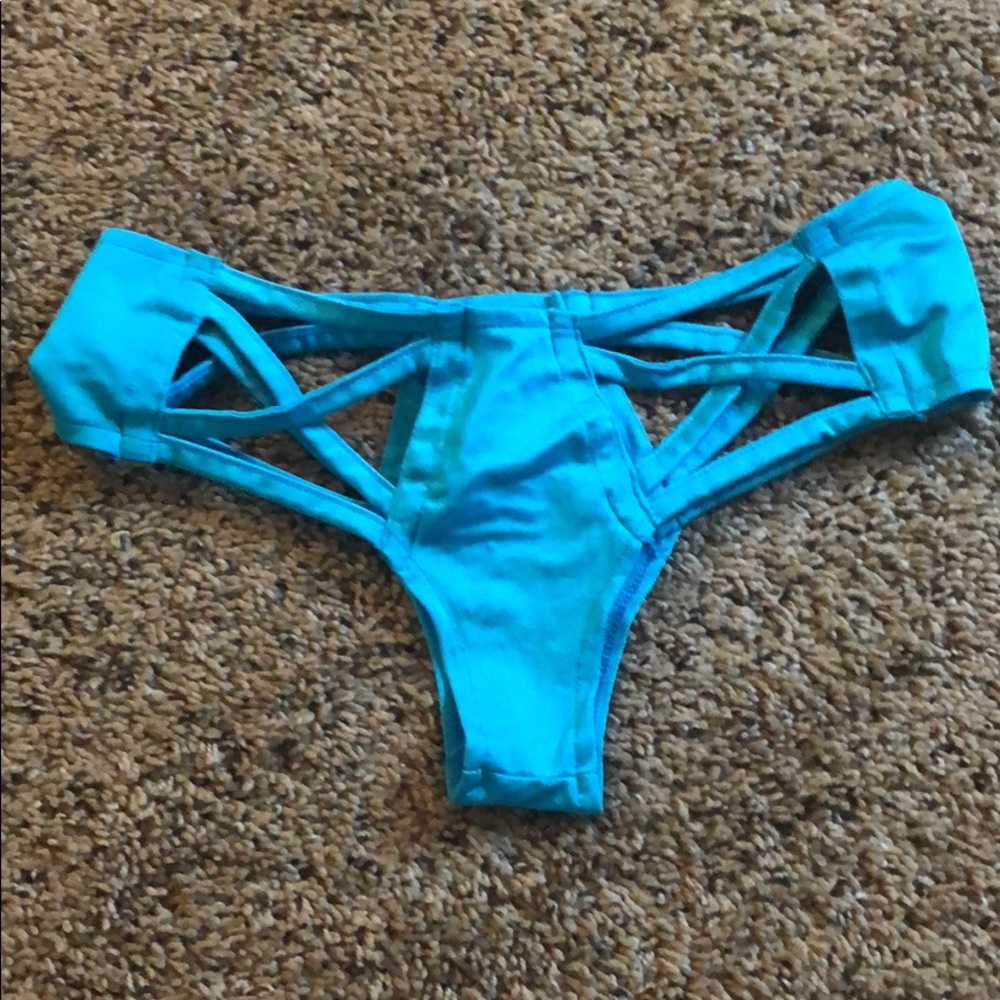 IHEARTRAVES BOTTOMS